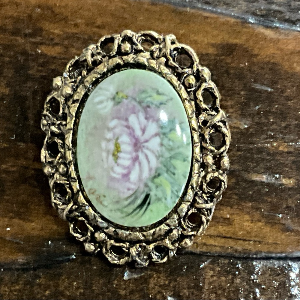 Vintage Oval Metal Ornate Floral Transfer Brooch Gold Tone